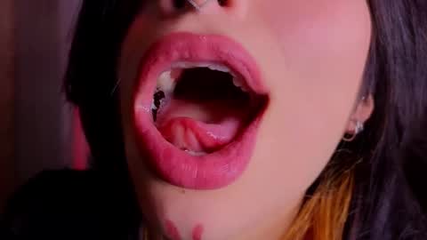 holly online show from December 4, 2025, 2:21 am