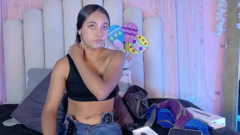 Hollyy online show from April 24, 2026, 7:27 pm