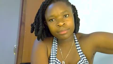 holy_ebony online show from April 26, 2026, 8:06 pm