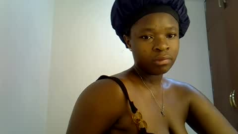 Snapshot of holy_ebony chatting on June 21, 2026, 11:13 am holy_ebony online show from June 21, 2026, 11:13 am
