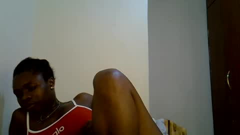 Snapshot of holy_ebony chatting on June 25, 2026, 12:42 pm holy_ebony online show from June 25, 2026, 12:42 pm