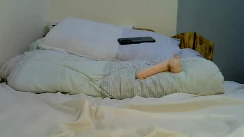 Snapshot of holy_ebony chatting on July 16, 2026, 8:15 pm holy_ebony online show from July 16, 2026, 8:15 pm