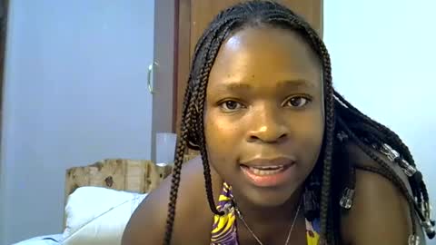 Snapshot of holy_ebony chatting on July 28, 2026, 4:27 pm holy_ebony online show from July 28, 2026, 4:27 pm