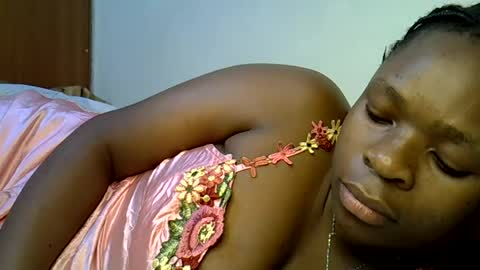 Snapshot of holy_ebony chatting on July 29, 2026, 4:21 am holy_ebony online show from July 29, 2026, 4:21 am