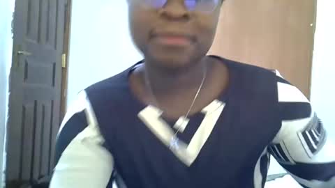 Snapshot of holy_ebony chatting on August 1, 2026, 9:30 am holy_ebony online show from August 1, 2026, 9:30 am