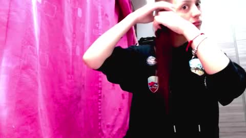 Juli online show from February 18, 2026, 2:29 am