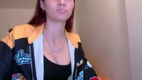 Juli online show from May 2, 2026, 3:11 am