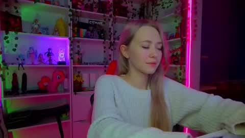 Snapshot of holy_rumi chatting on October 14, 2025, 12:17 pm Rumi online show from October 14, 2025, 12:17 pm