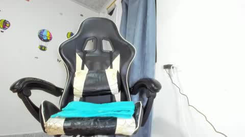 Holly online show from December 18, 2024, 2:32 am