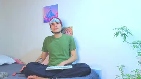 Snapshot of holy_taby_ chatting on May 13, 2026, 6:33 am online show from May 13, 2026, 6:33 am
