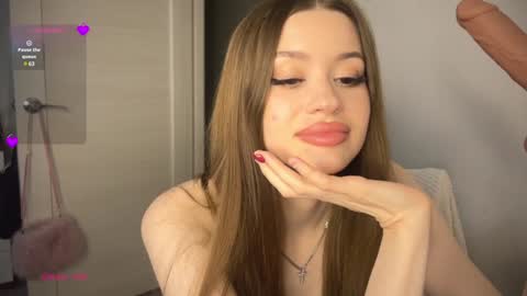 Snapshot of holybabe342 chatting on January 19, 2025, 7:47 pm Vio online show from January 19, 2025, 7:47 pm