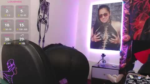 Snapshot of holydeath_1 chatting on June 4, 2026, 8:37 pm Milena online show from June 4, 2026, 8:37 pm