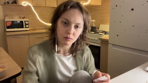 Snapshot of holydori chatting on February 5, 2025, 12:20 am dori not holy get my tg channel with link from description under last photo online show from February 5, 2025, 12:20 am