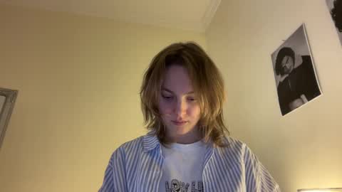 Snapshot of holydori chatting on February 22, 2025, 10:18 am dori not holy get my tg channel with link from description under last photo online show from February 22, 2025, 10:18 am