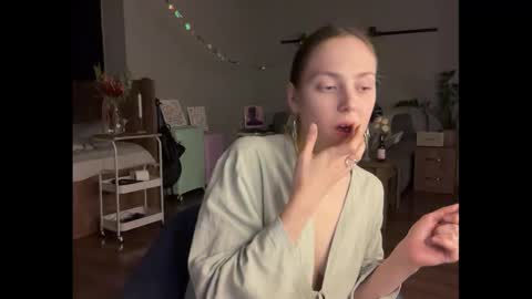 Snapshot of holydori chatting on September 20, 2025, 7:26 pm dori not holy get my tg channel with link from description under last photo online show from September 20, 2025, 7:26 pm