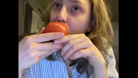 Snapshot of holydori chatting on October 24, 2025, 3:52 pm dori not holy get my tg channel with link from description under last photo online show from October 24, 2025, 3:52 pm