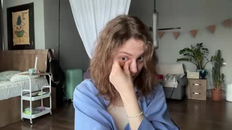 Snapshot of holydori chatting on May 7, 2026, 3:39 pm dori not holy get my tg channel with link from description under last photo online show from May 7, 2026, 3:39 pm