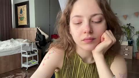 Snapshot of holydori chatting on May 13, 2026, 10:01 am dori not holy get my tg channel with link from description under last photo online show from May 13, 2026, 10:01 am