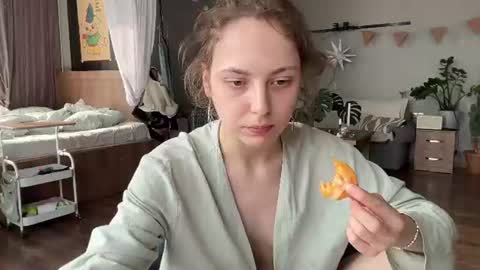 Snapshot of holydori chatting on July 31, 2026, 1:32 pm dori not holy get my tg channel with link from description under last photo online show from July 31, 2026, 1:32 pm