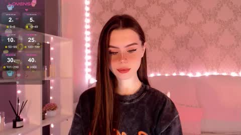 Mia online show from September 16, 2025, 3:18 am