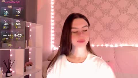 Mia online show from October 18, 2025, 3:42 am