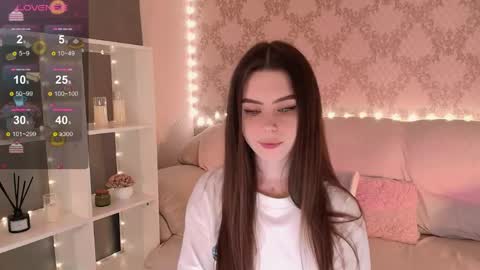 Mia online show from April 29, 2026, 3:43 am