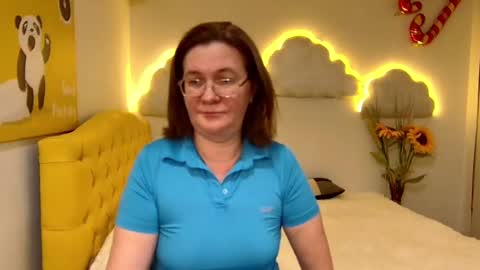 holymilfa online show from February 2, 2025, 5:15 pm