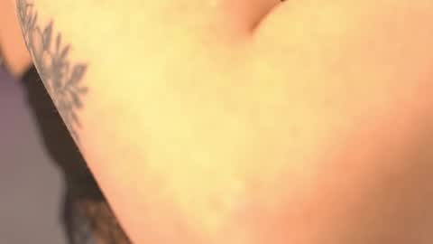 holyparker online show from April 25, 2026, 5:32 pm