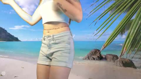 Snapshot of honeeeey_ chatting on October 15, 2025, 11:05 pm honeeeey_ online show from October 15, 2025, 11:05 pm