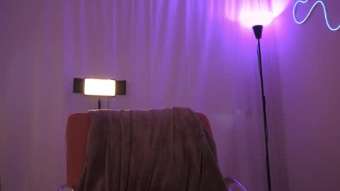 Snapshot of honeeeey_ chatting on November 20, 2025, 10:20 pm honeeeey_ online show from November 20, 2025, 10:20 pm