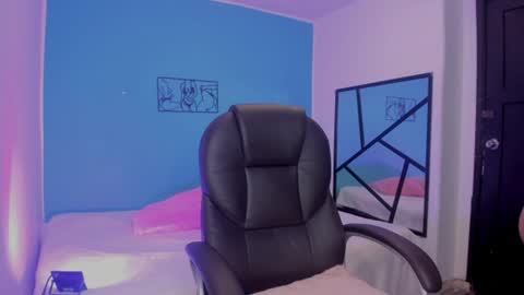 Sophie  online show from June 13, 2026, 11:13 pm