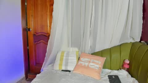 honey  monroe online show from April 27, 2026, 12:30 am