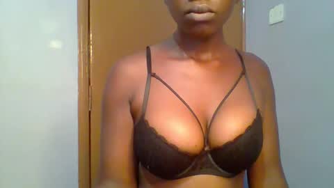 Snapshot of honey_beb chatting on February 20, 2025, 7:34 am honey_beb online show from February 20, 2025, 7:34 am
