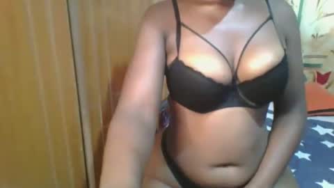 Snapshot of honey_beb chatting on February 23, 2025, 4:07 am honey_beb online show from February 23, 2025, 4:07 am