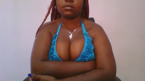Snapshot of honey_beb chatting on October 2, 2025, 9:27 am honey_beb online show from October 2, 2025, 9:27 am
