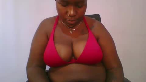 Snapshot of honey_beb chatting on October 3, 2025, 11:07 am honey_beb online show from October 3, 2025, 11:07 am