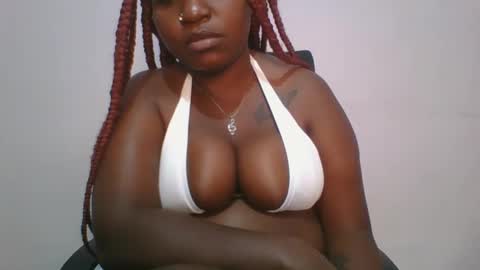 Snapshot of honey_beb chatting on October 5, 2025, 6:28 pm honey_beb online show from October 5, 2025, 6:28 pm