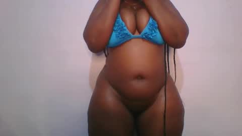 Snapshot of honey_beb chatting on October 15, 2025, 5:24 pm honey_beb online show from October 15, 2025, 5:24 pm