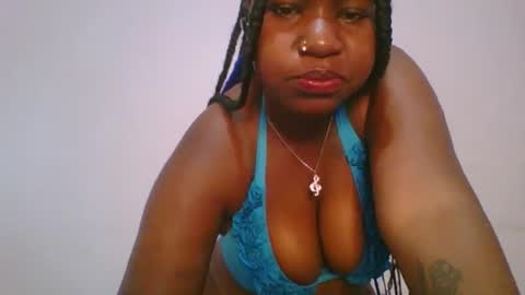 Snapshot of honey_beb chatting on November 6, 2025, 5:19 am honey_beb online show from November 6, 2025, 5:19 am