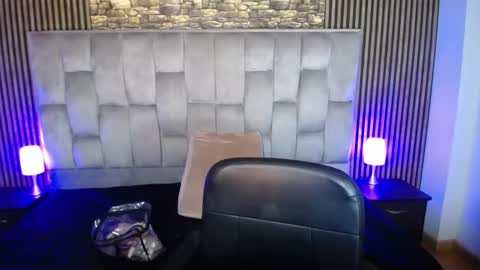 Snapshot of honey_dark chatting on December 19, 2024, 4:23 am Honney online show from December 19, 2024, 4:23 am