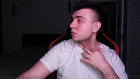 Snapshot of honey_furry chatting on January 10, 2025, 2:46 am Wolfy online show from January 10, 2025, 2:46 am