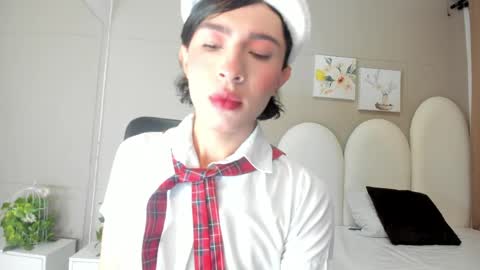honey_hex_ online show from May 13, 2026, 12:57 pm