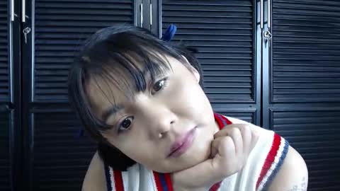 Snapshot of honey_hypnotic chatting on December 2, 2025, 10:49 pm honey_hypnotic online show from December 2, 2025, 10:49 pm