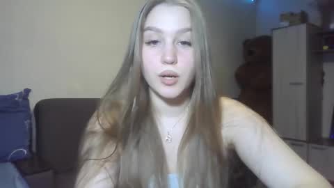 Snapshot of honey_lolaaa chatting on October 20, 2025, 2:06 pm honey_lolaaa online show from October 20, 2025, 2:06 pm