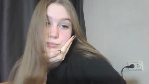 Snapshot of honey_lolaaa chatting on November 28, 2025, 4:20 pm honey_lolaaa online show from November 28, 2025, 4:20 pm