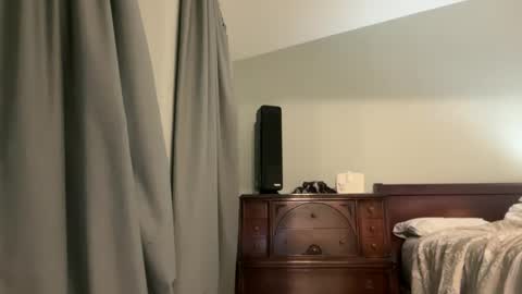 honey_man14 online show from April 28, 2026, 3:06 pm
