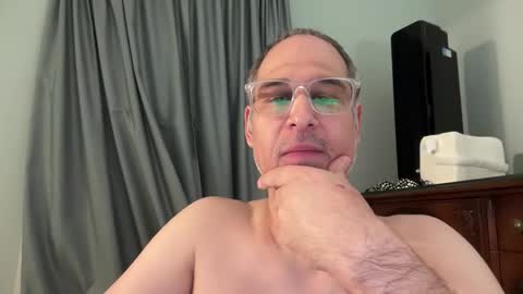 honey_man14 online show from May 1, 2026, 4:11 pm