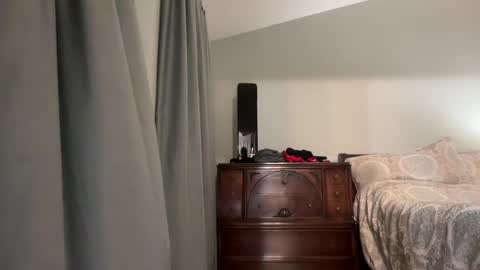 honey_man14 online show from June 15, 2026, 3:14 pm