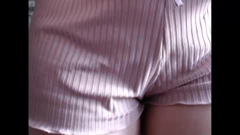 Snapshot of honey_mood chatting on February 19, 2025, 11:49 am Lina online show from February 19, 2025, 11:49 am