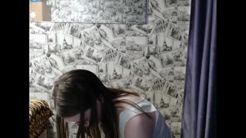 Snapshot of honey_mood chatting on February 25, 2025, 3:05 pm Lina online show from February 25, 2025, 3:05 pm